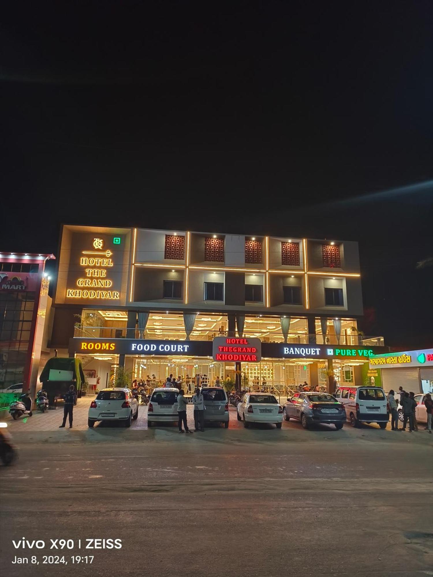 Hotel The Grand Khodiyar Visnagar Exterior foto